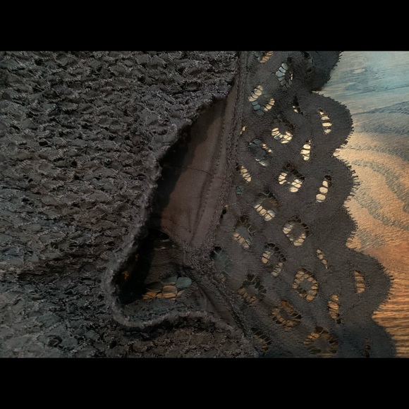 Ladies black lace bralette with padding- new - Picture 6 of 8